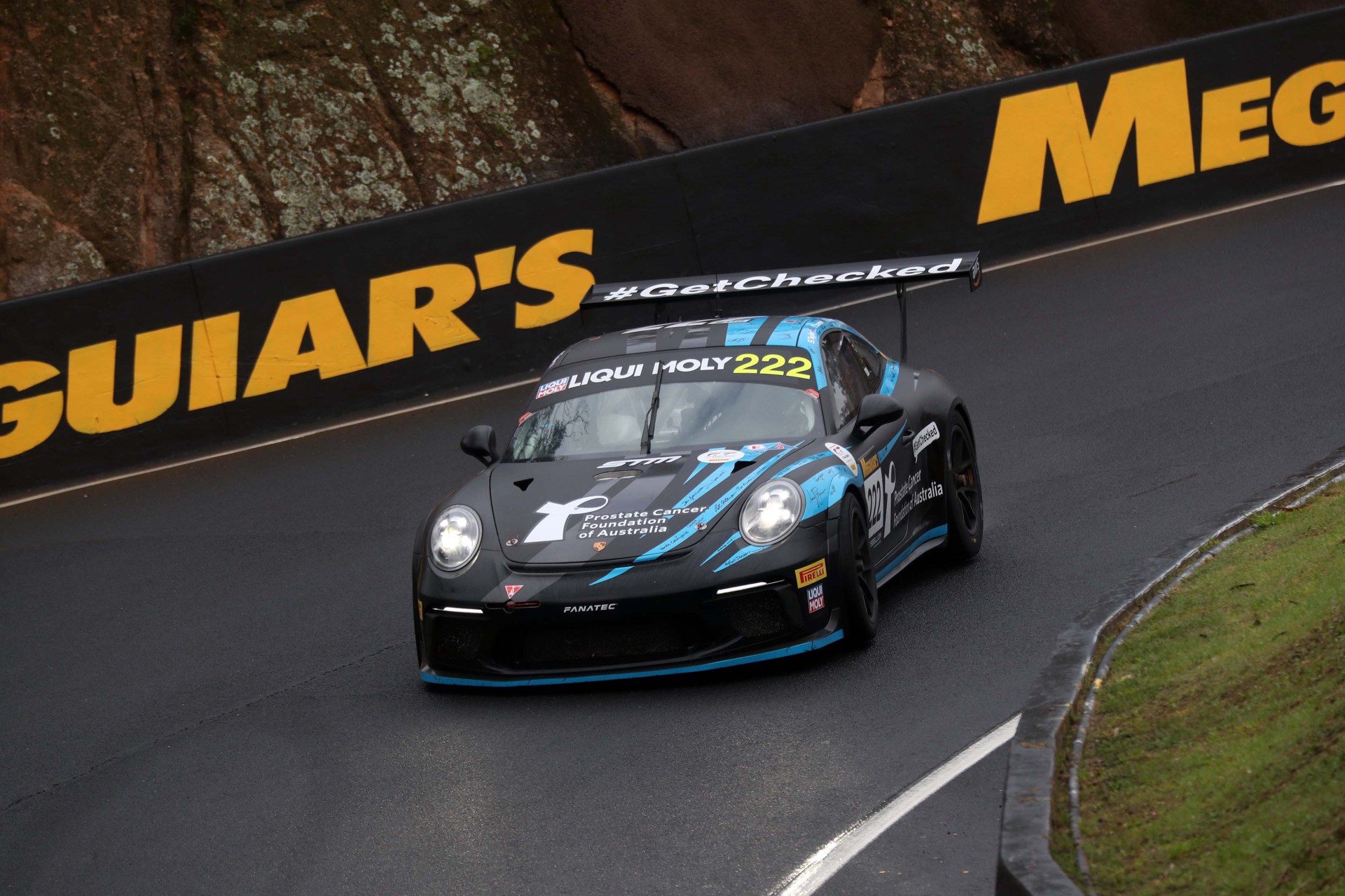 Scott Taylor's #222 Porsche 911 GT3 Cup at Mount Panorama, Bathurst